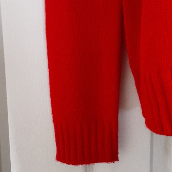 Sweater - Picture 4 of 4